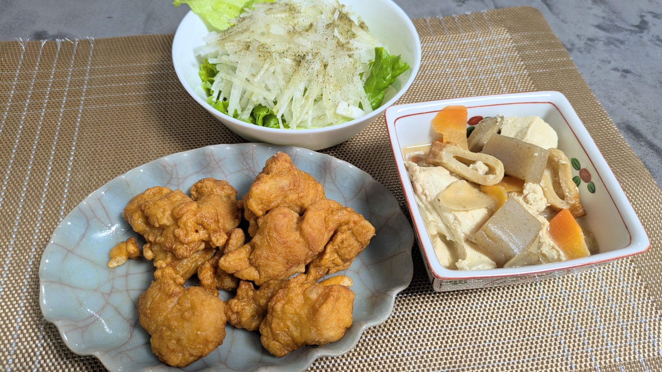 マンジャロダイエット ヨシケイ レンジでジューシー鶏から揚げのさっぱりおろし おかずけんちん煮 完成