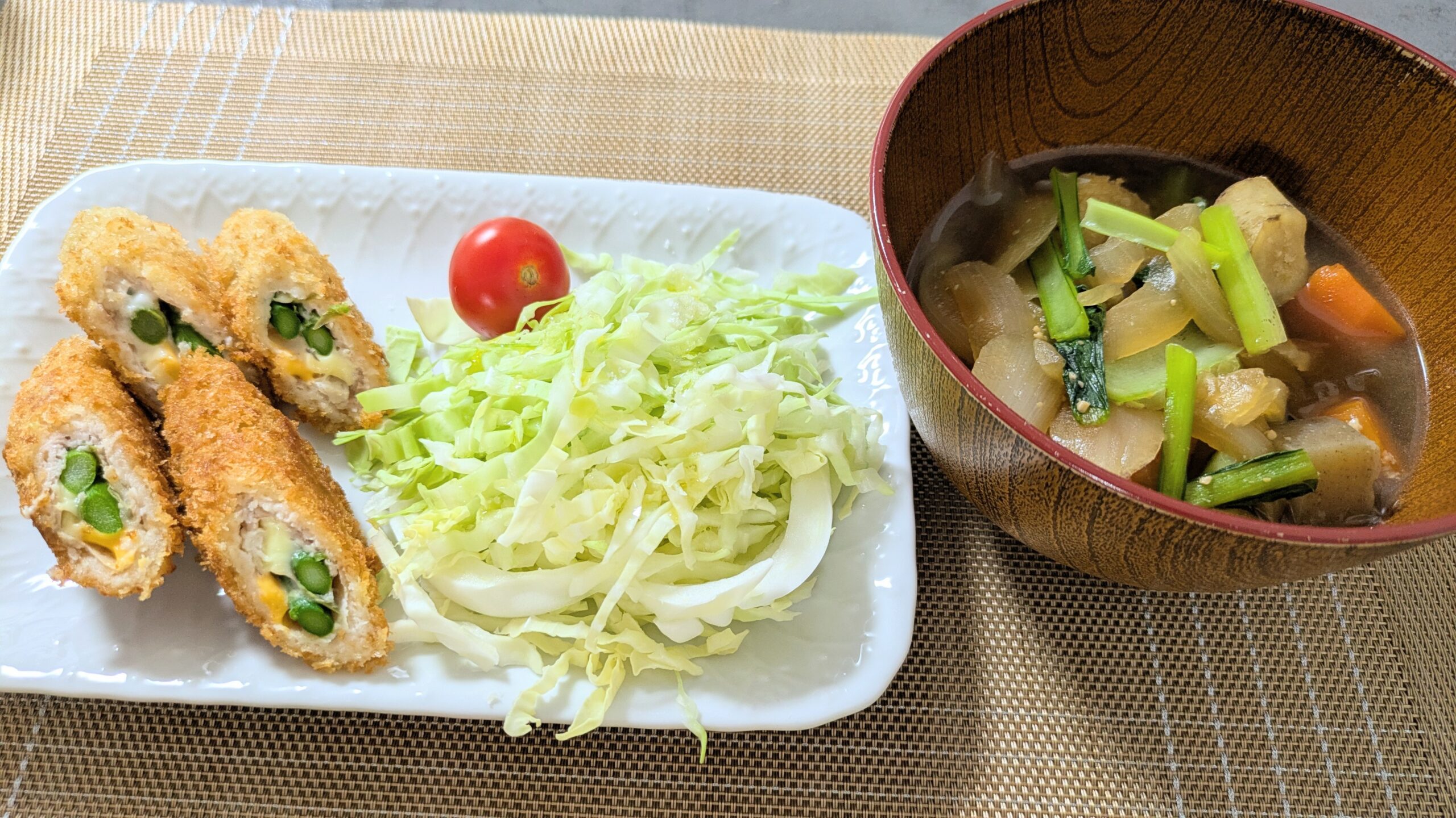 マンジャロダイエット ヨシケイ 2種のチーズとアスパラの肉巻きフライ がんもと根菜の煮もの 完成
