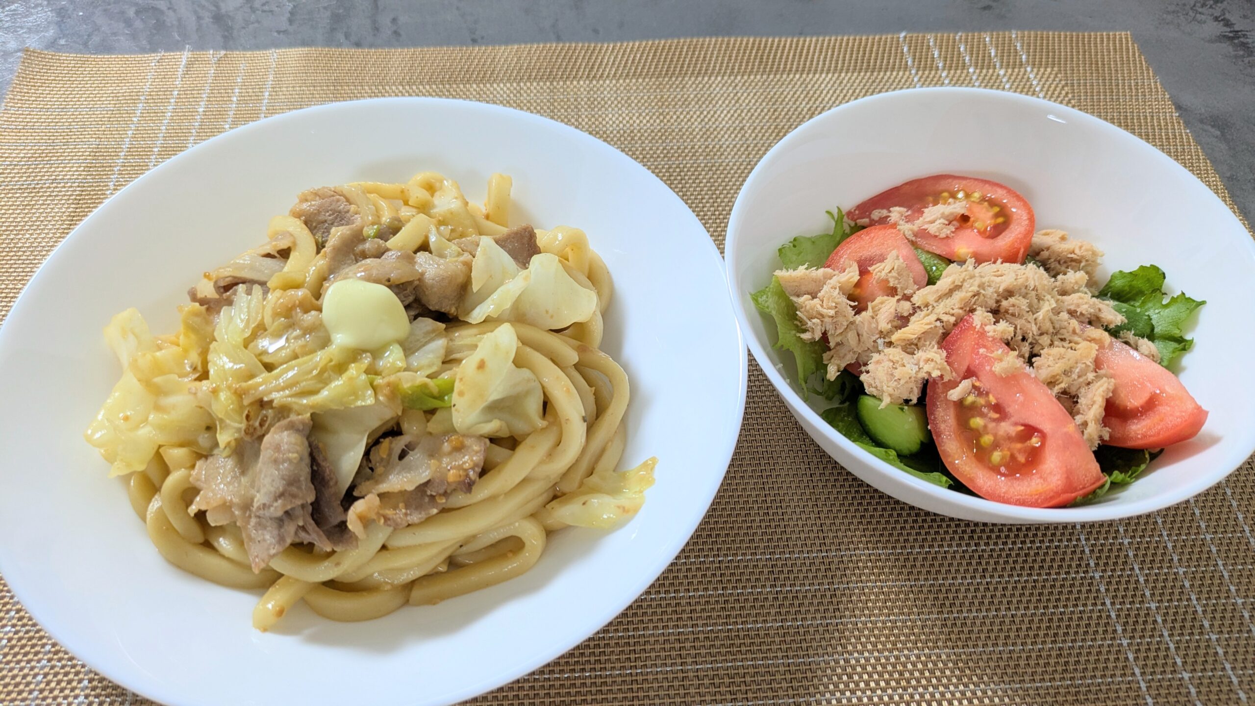 マンジャロダイエット ヨシケイ みそバターコーン焼きうどん ツナサラダ 完成